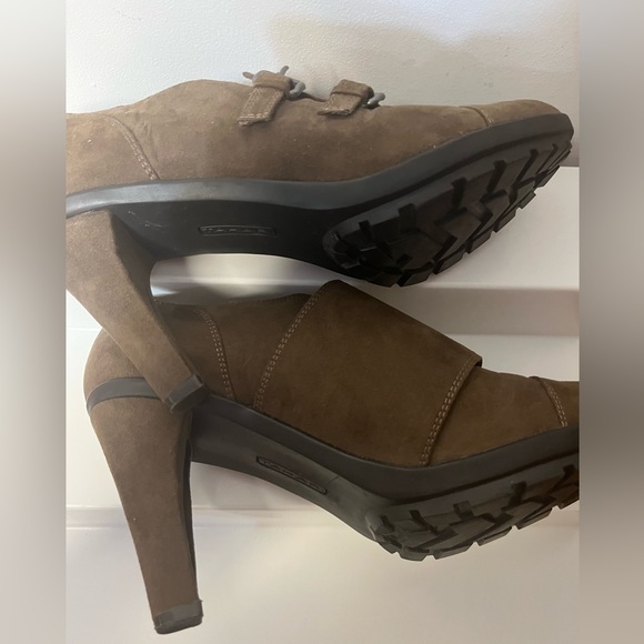 NWOT Double Monk Strap Brown Suede Tahari High Heels!! - Picture 9 of 11